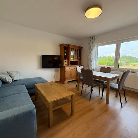 Familien-apartment Bodanum Fuer 4 Personen - Mit Eigener Terrasse - Naturnahe Ortsrandlage - Arbeitsplatz Mit Vdsl - 10 Min Zum Nuerburgring Lägenhet *