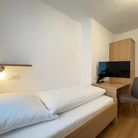 Familien-apartment Bodanum Fuer 4 Personen - Mit Eigener Terrasse - Naturnahe Ortsrandlage - Arbeitsplatz Mit Vdsl - 10 Min Zum Nuerburgring