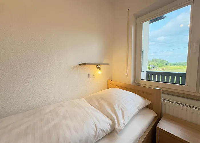 Apartamento Familien-apartment Bodanum Für 4 Personen - Mit Eigener Terrasse - Naturnahe Ortsrandlage - Arbeitsplatz Mit Vdsl - 10 Min Zum Nürburgring