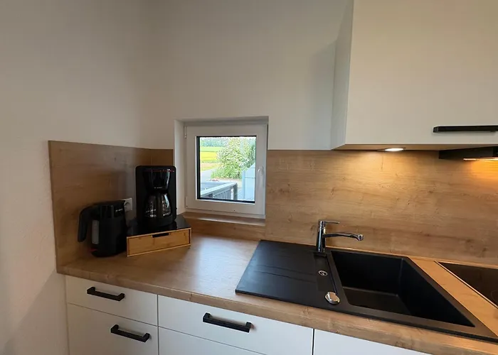 Familien-apartment Bodanum Fuer 4 Personen - Mit Eigener Terrasse - Naturnahe Ortsrandlage - Arbeitsplatz Mit Vdsl - 10 Min Zum Nuerburgring Lägenhet *